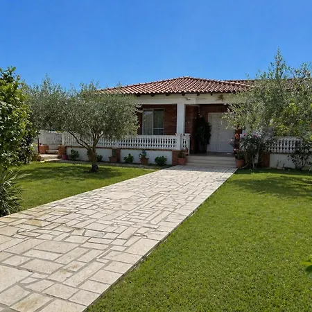 Вилла Comfortable Private Villeta Near By Arial