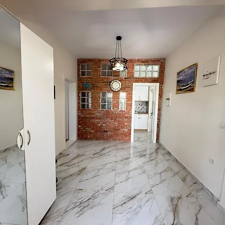 Comfortable Private Villeta Near By Arial Вилла Влёра